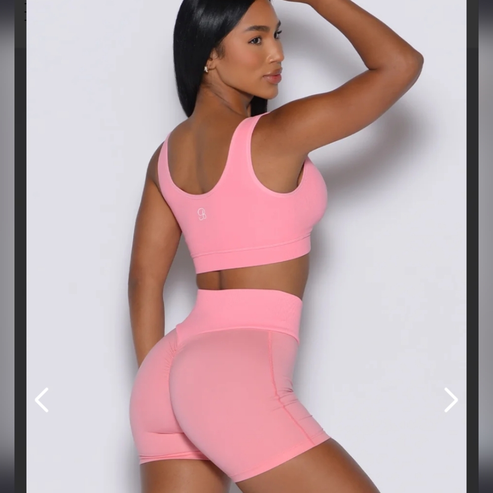 Figure Scrunch Shorts Small (Peach Burst) NWT